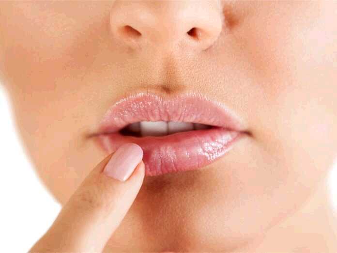How long are cold sores contagious